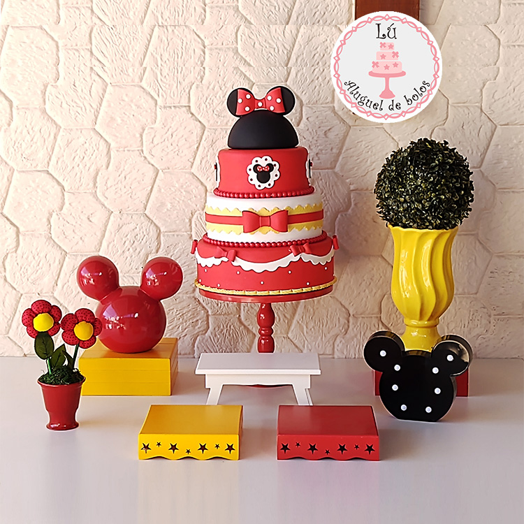 Bolo da Chapeuzinho Vermelho: 60 modelos e como fazer em casa  Bolo da chapeuzinho  vermelho, Bolos de aniversário da minnie mouse, Aniversario chapeuzinho  vermelho